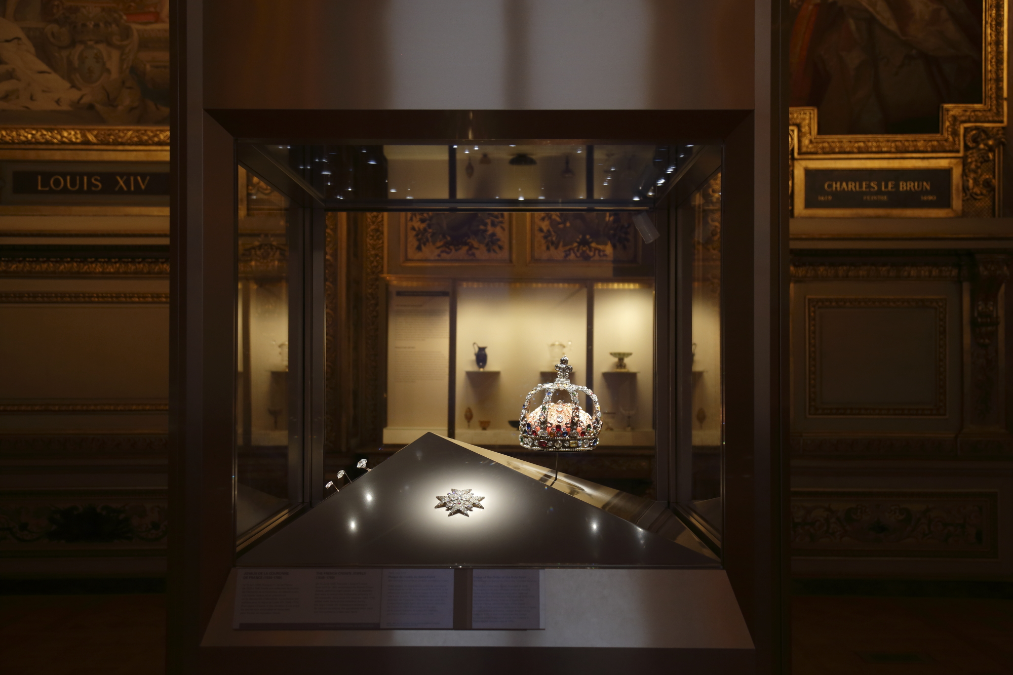 Vitrine des joyaux de la Couronne de France (1530- 1789), galerie d’Apollon © 2020 Musée du Louvre / Antoine Mongodin