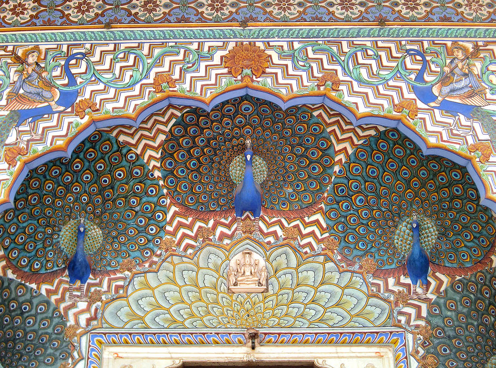 1024px-Peacock_door_City_Palace01