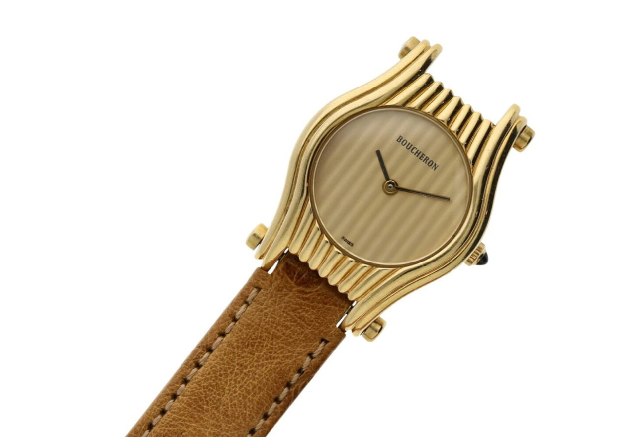 Boucheron Montre années 1980 en or jaune et cuir. Vente Fine Watch de Sotheby’s New York du 3 mai 2021 lot 74.